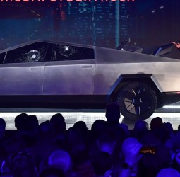 Will Tesla's cybertruck recover from its shattering start?